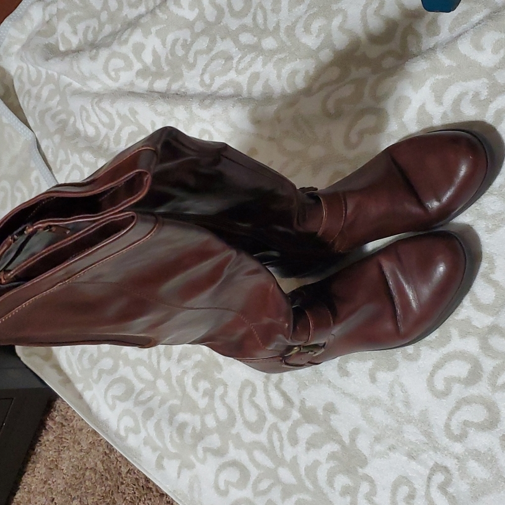 Kim Roger's ladies boots in size 9M wide calf in brown (up to knee)